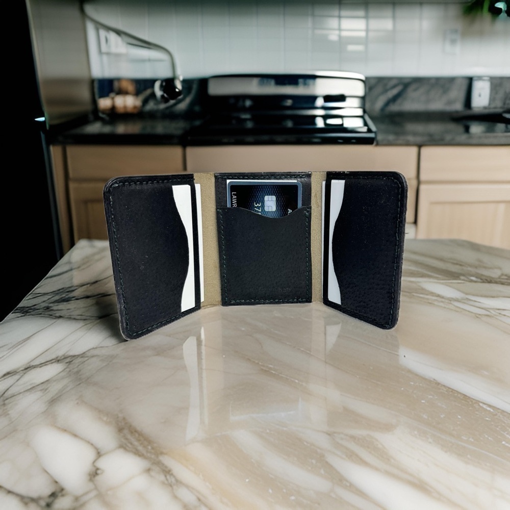 Military Inspired Hand Crafted Italian Leather Tri-fold Card Wallet (Camouflage) - Picture 4 of 8